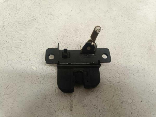 GACHE DE HAYON VW GOLF 4/ GOLF 4 BREAK/ BORA BREAK - Vue 2